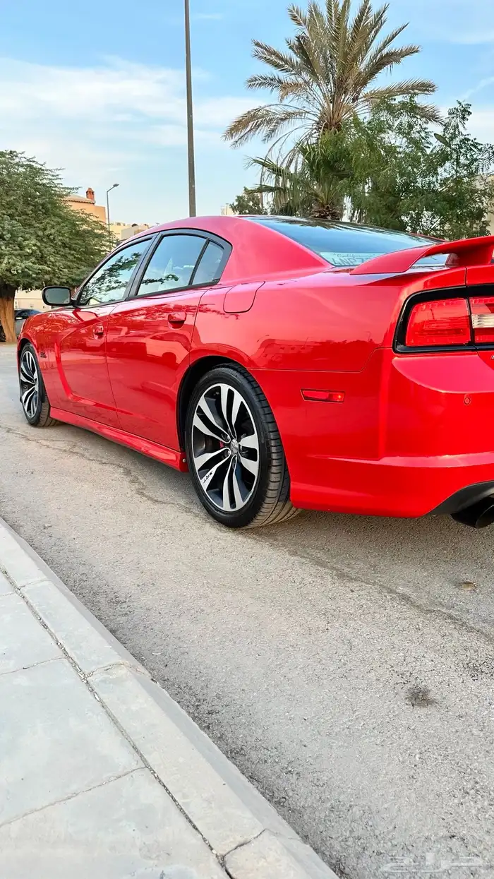 تشارجر srt8 2014 13
