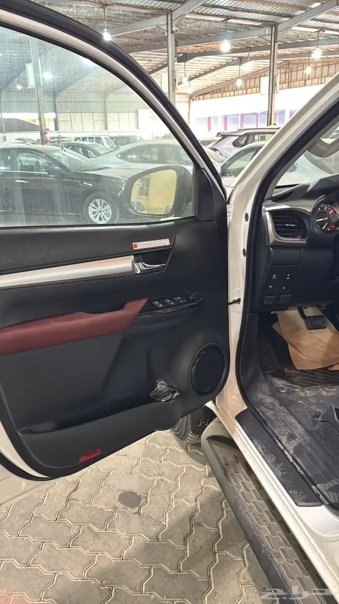 تويوتا هايلوكس SGLX ديزل 2025 6