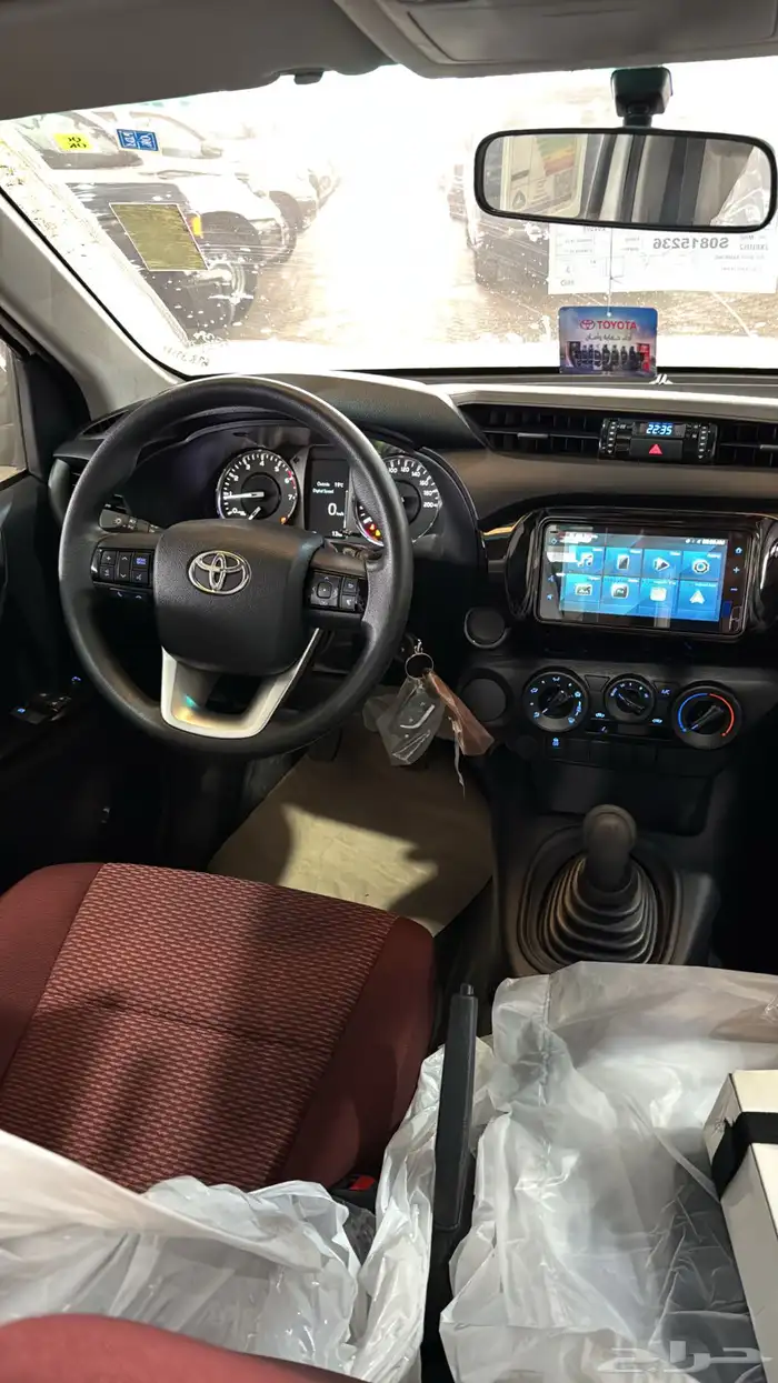 تويوتا هايلوكس فئة GLX غمارة بنزين 2025 5