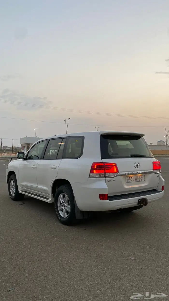 لاند كروزر 2016 مخزن مالك اول 13