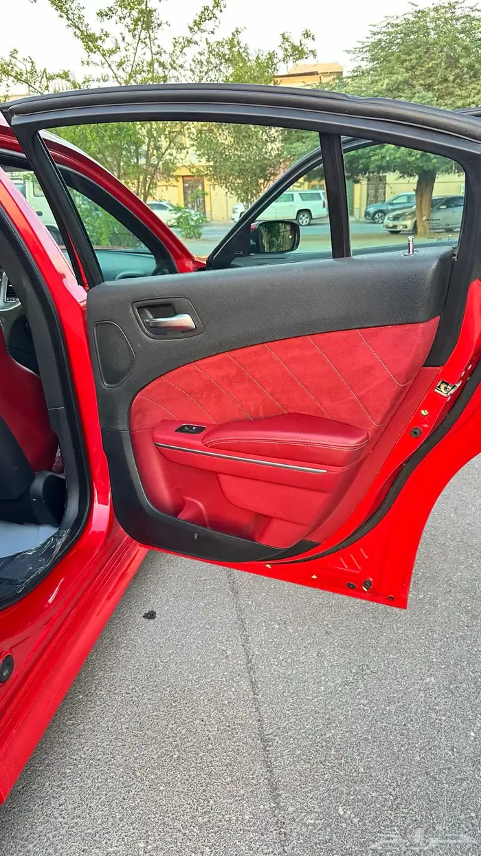 تشارجر srt8 2014 25