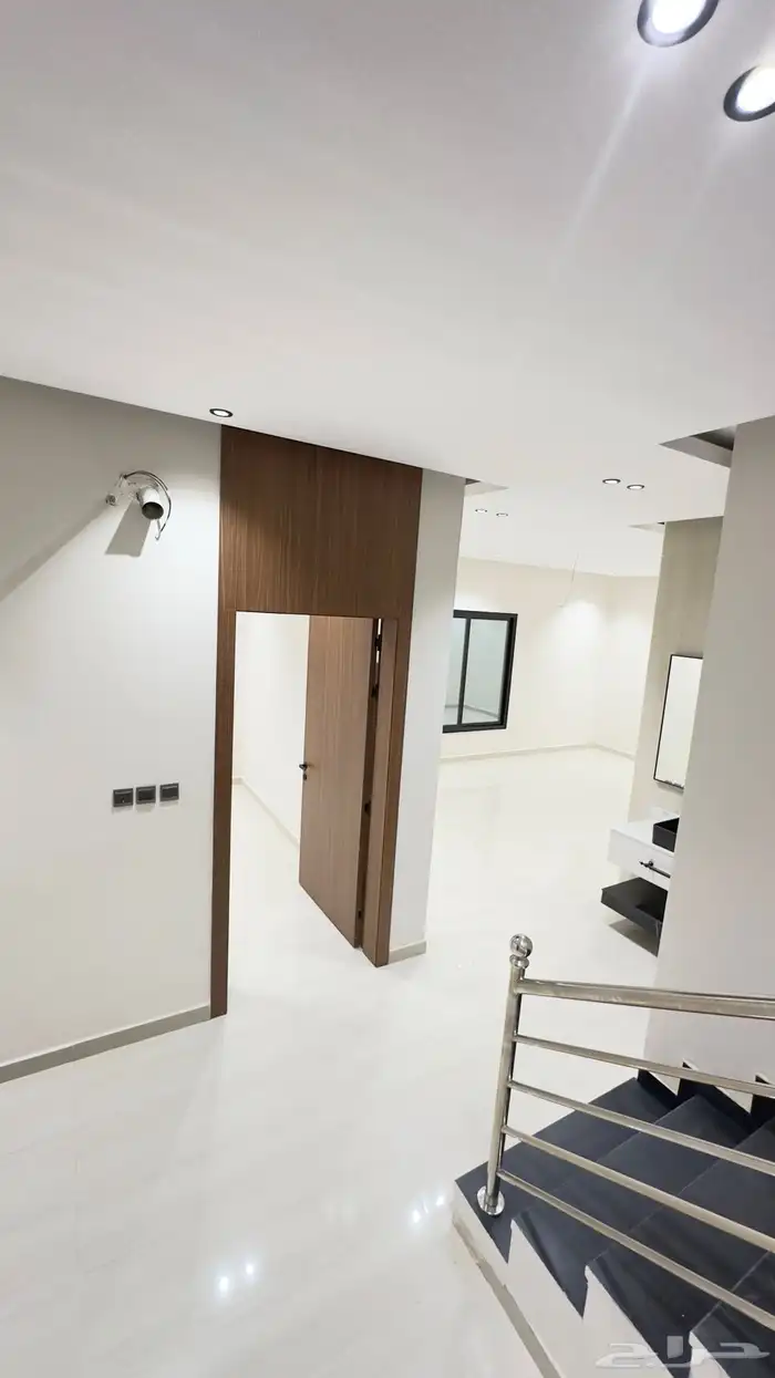 للبيع شقه دبلكس حي احد مساحه 230متر 14