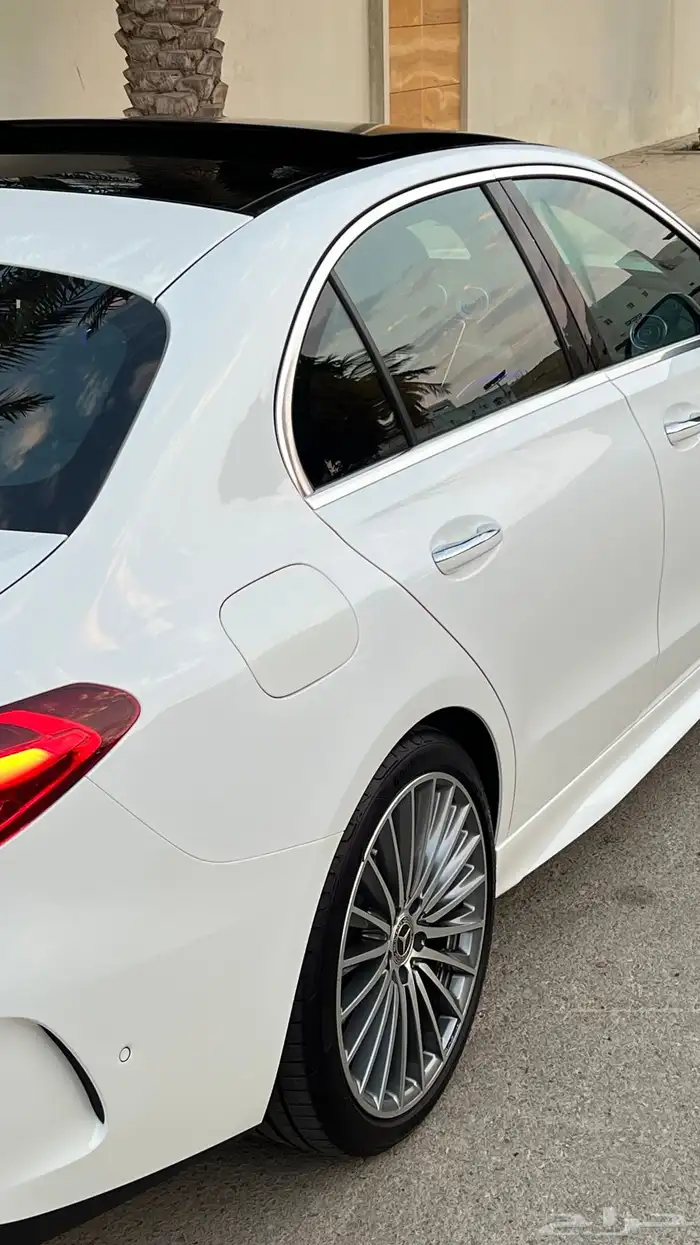 مرسيدس C300 موديل 2023 عداد 6 آلاف كيلو بحالة المصنع 45