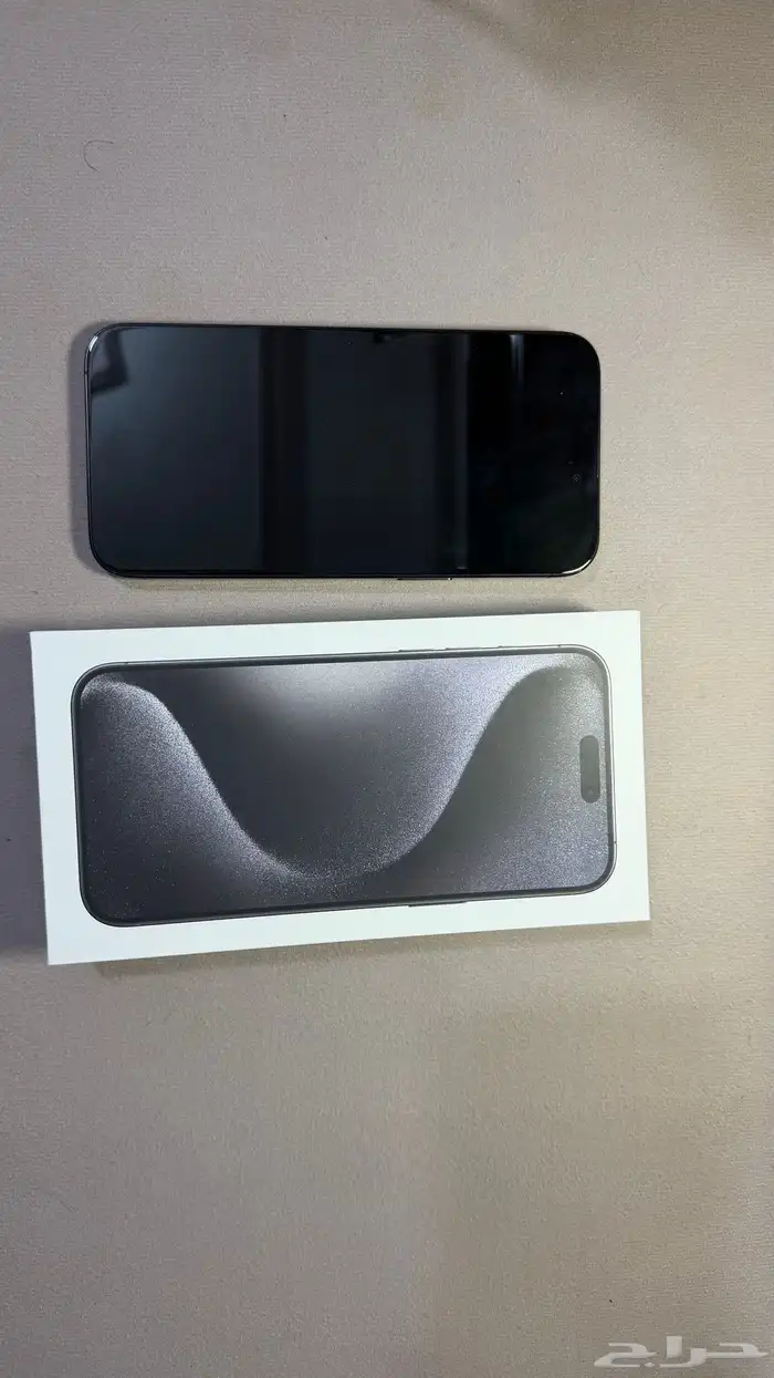 ايفون 15 برو ماكس أسود 4