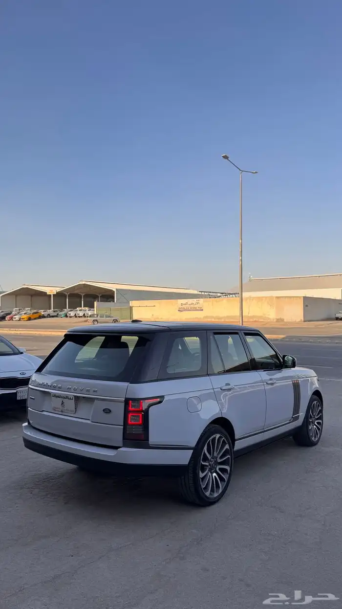 للبيع رنج روفر 2015 اوتوبيوغرافي - مخزن عداد 54 الف فقط 3