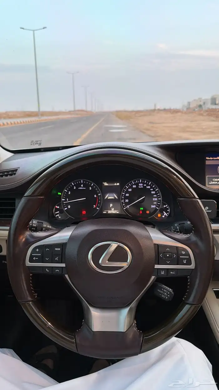 لكزس ES350 2018 فل كامل 26