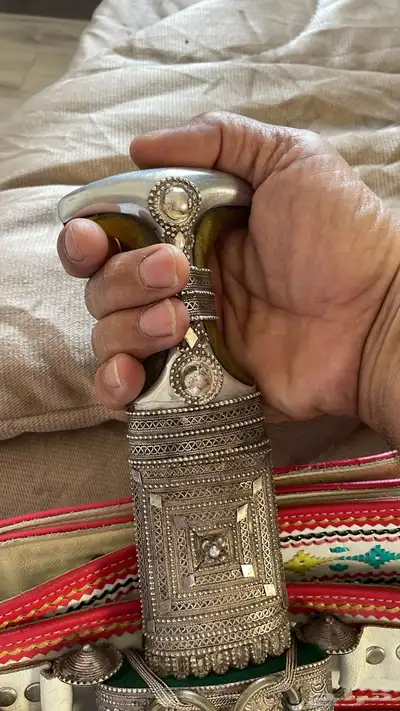 خنجر راس أم سيال شبيه الزراف قديمه index