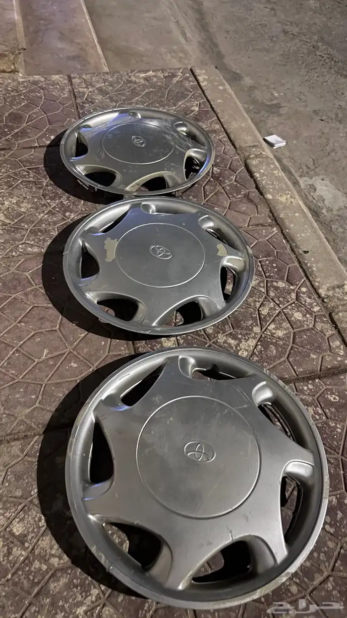 طيس كامري 2000-98 نظيف ثلاث حبات اصلي بالختم 0