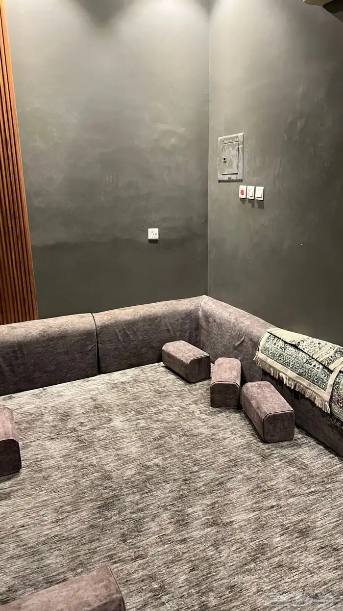 ديوانيه للتقبيل 8