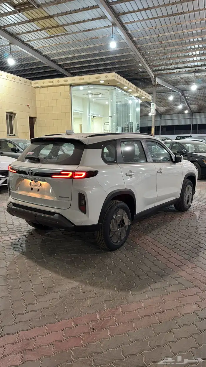 تويوتا اوربان فئة GL بنزين 2026 2