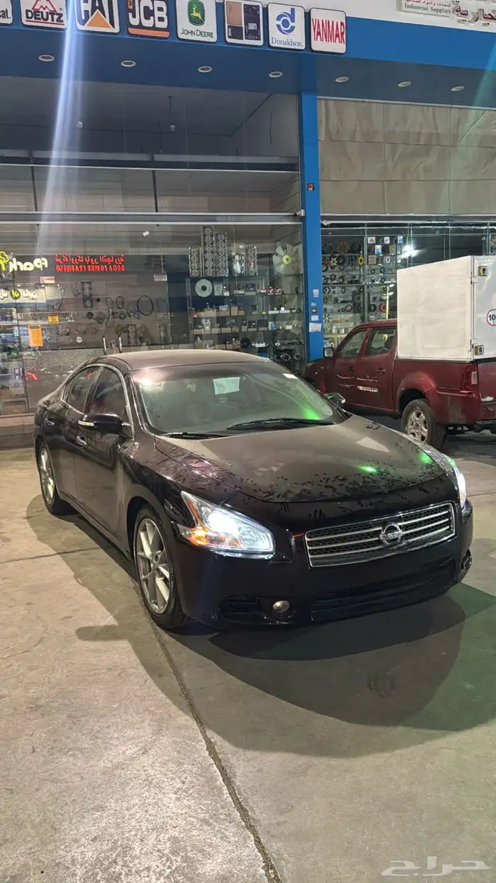 نيسان مكسيما 1