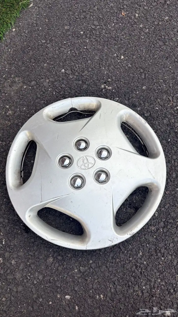 طاسه كامري 2002 اصلي وكاله حبه وحدة 0