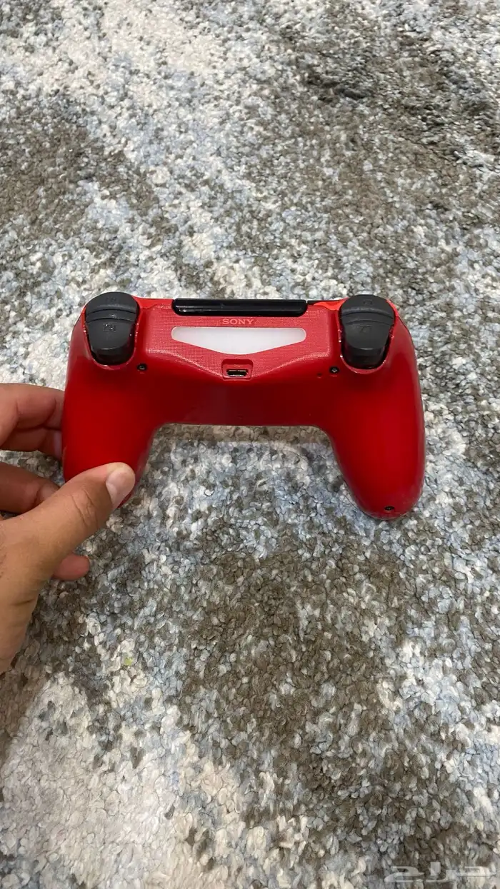 بلاي ستيشن سوني 4 مع يدين 5