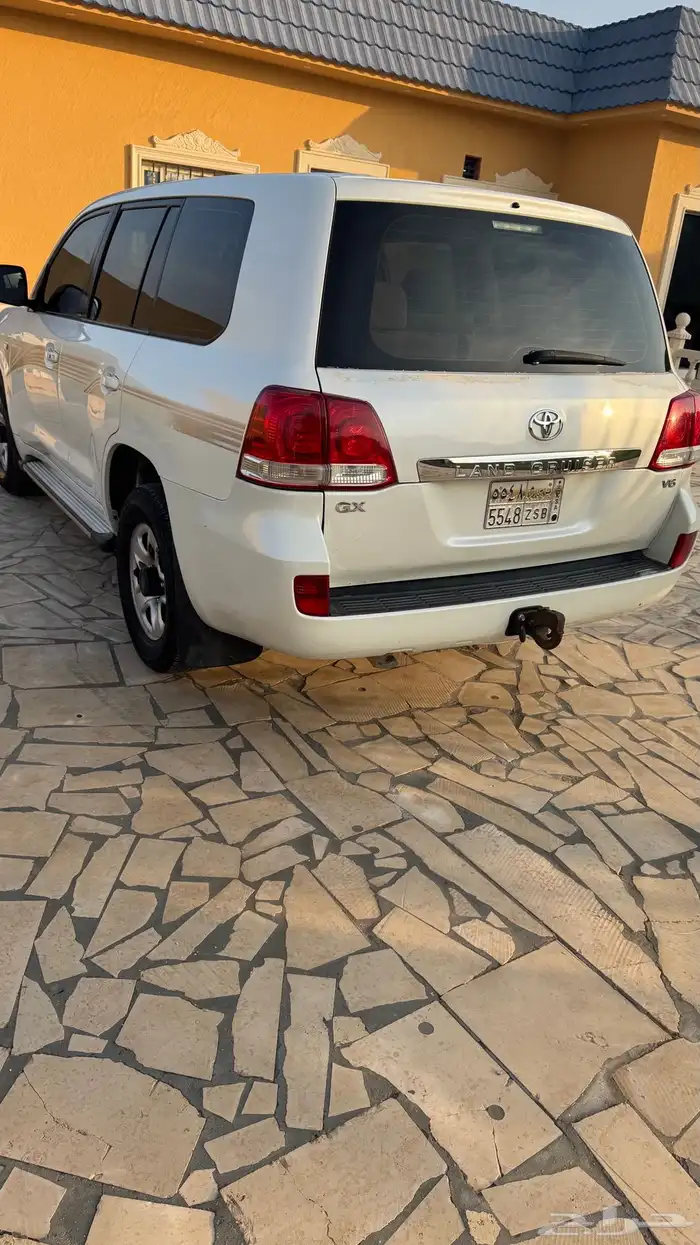 لاندكروزر GX V6 موديل 2010 بدي وكاله ومحركات على شد المصنع 2
