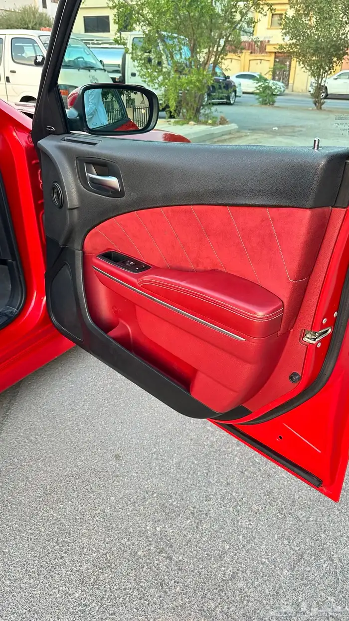 تشارجر srt8 2014 24