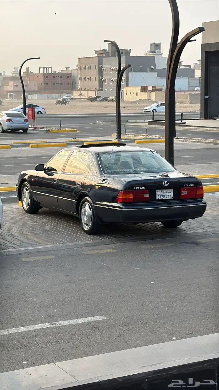 لكزز LS 400 للبيع أو البدل بهايلوكس 2008 وطالع 0