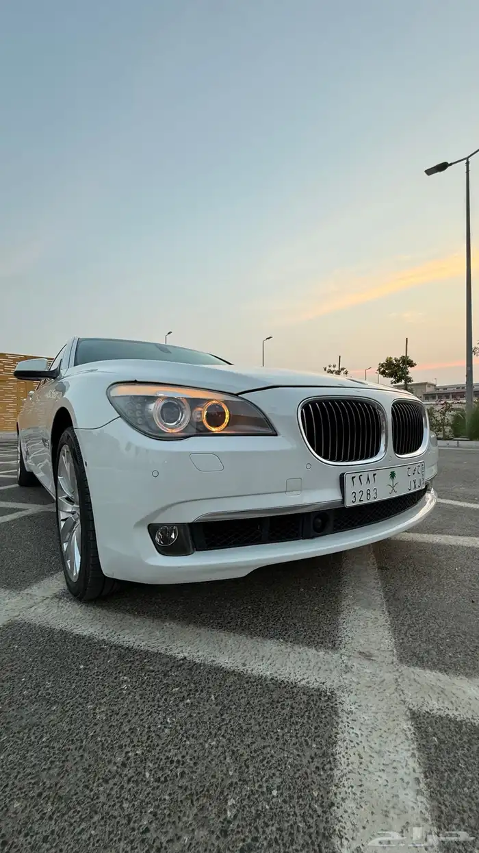بي ام دبليو 740 فل كامل (( نظيف جد ا )) 3