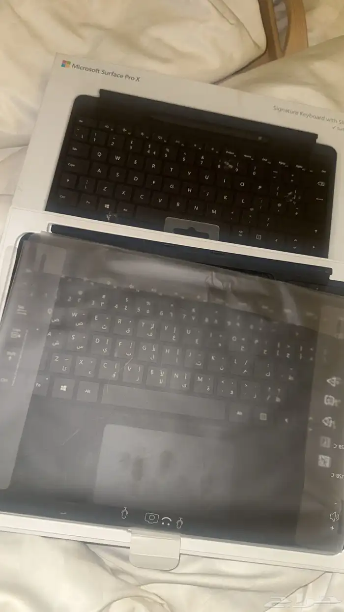كي بورت مايكروسوفت surface برو اكس مع قلمه 4