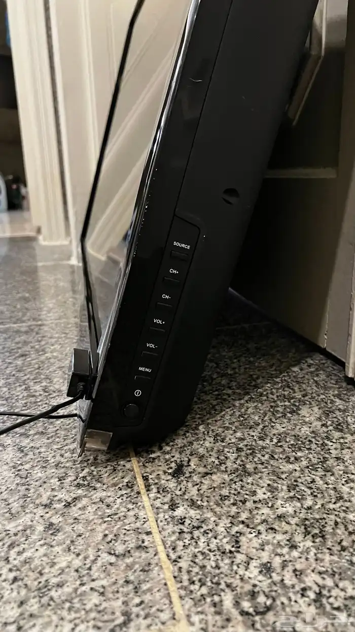 شاشه تلفزيون كبير نظيفه 42بوصه 1