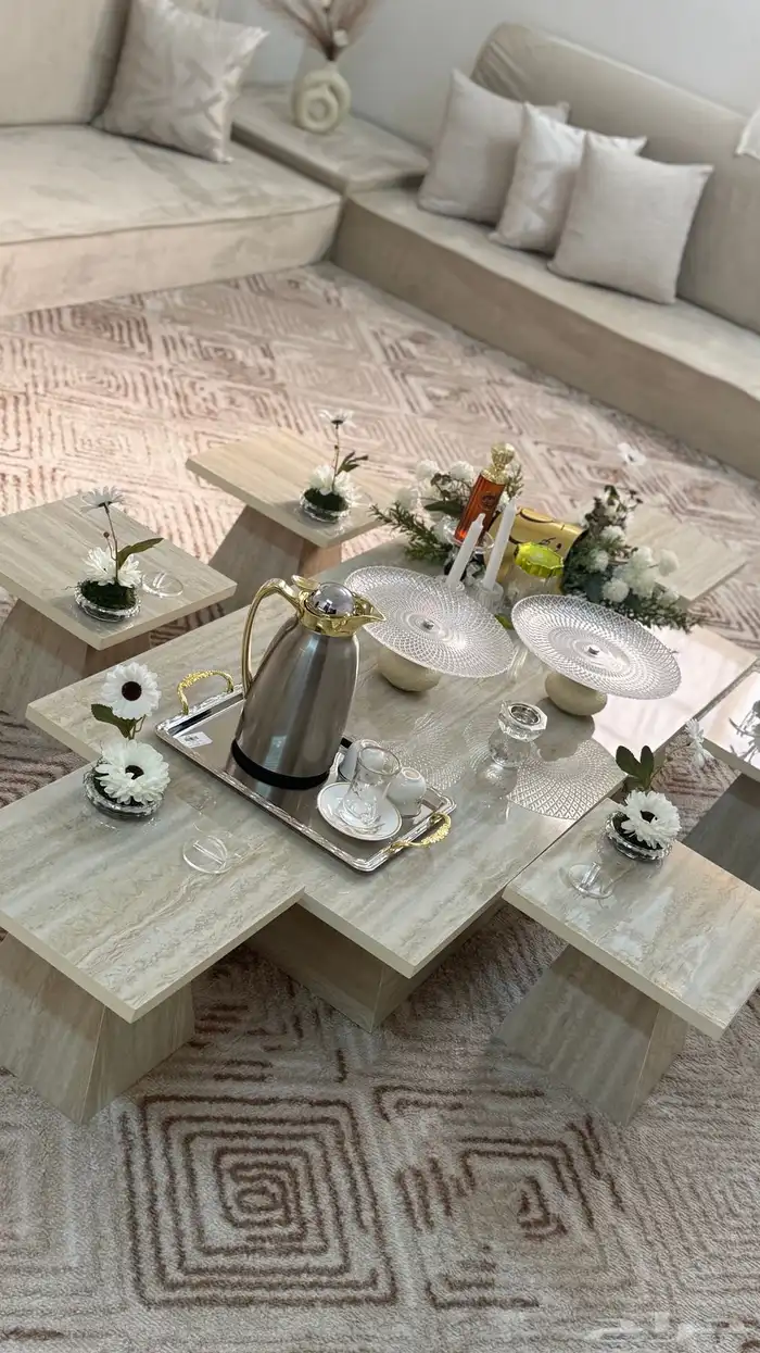 طاولة رخام مع 6 خدمة للبيع 0