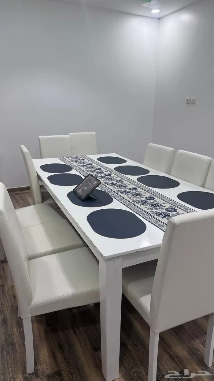 طاوله طعام 10كراسي استخدام نظيف 2