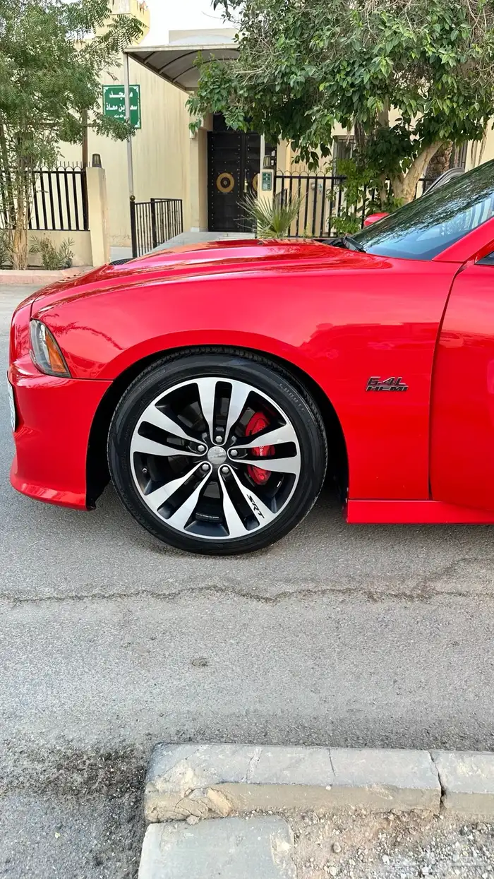 تشارجر srt8 2014 15