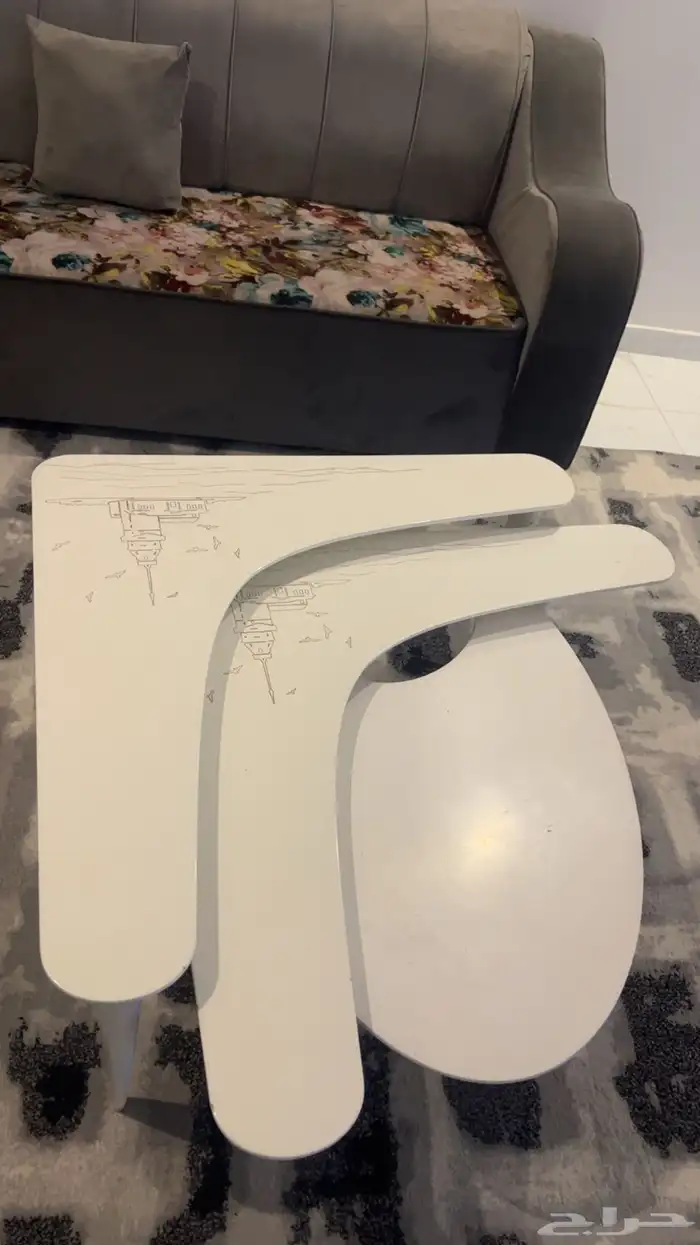 كنب صاله 4 مع الطاولات نظيف سبب البيع نقلت ولا جاء ف الصاله 1