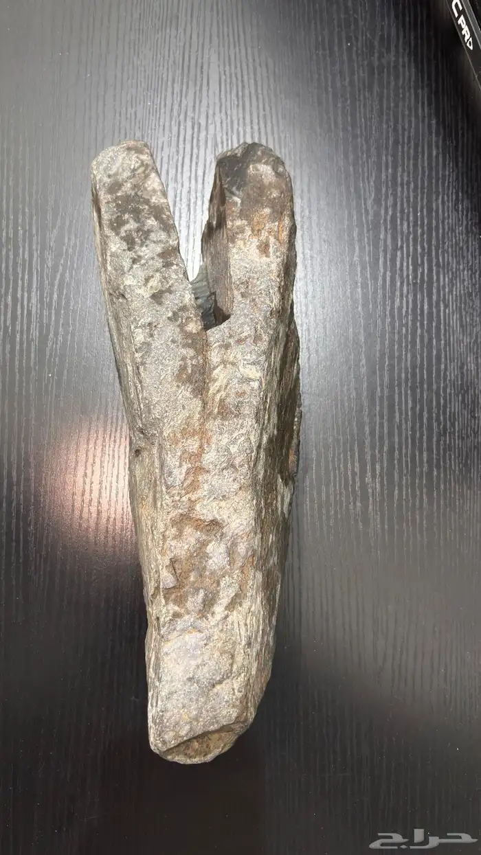 حجر بشكل مميز 0