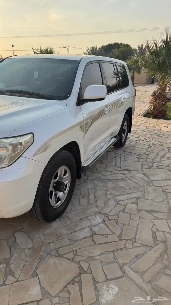 لاندكروزر GX V6 موديل 2010 بدي وكاله ومحركات على شد المصنع 1