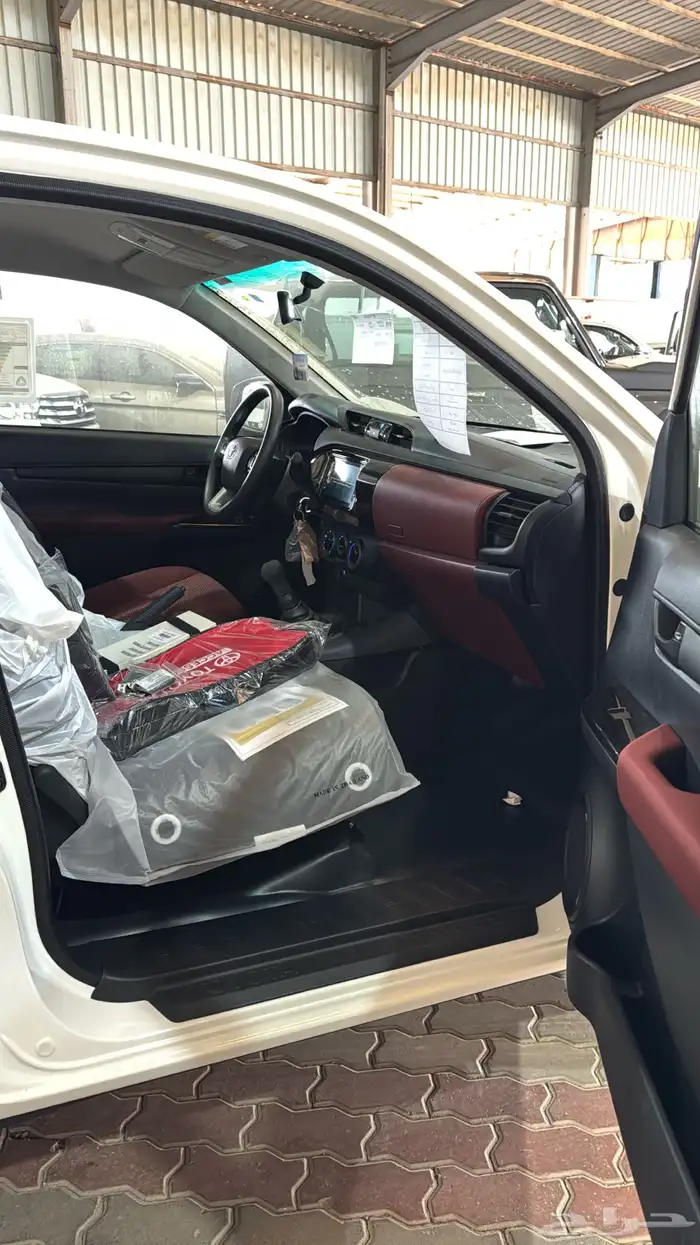 تويوتا هايلوكس فئة GLX غمارة بنزين 2025 9