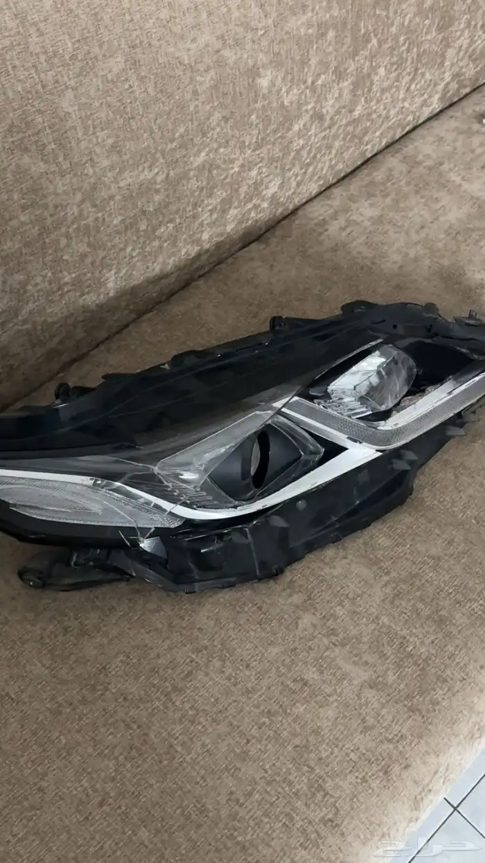 للبيع شمعة كامري يمين اصليه فقط تحتاج قزازة 21 22 23 24 2