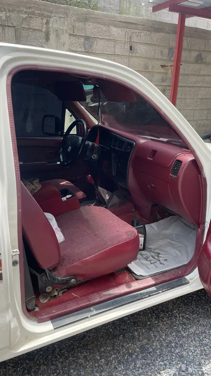 للبيع هايلوكس 2005 GLX 4