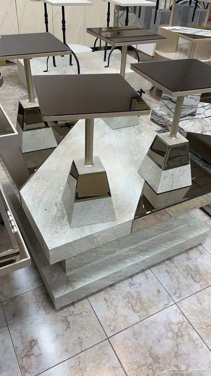 طاولات تفصيل حسب طلب 47