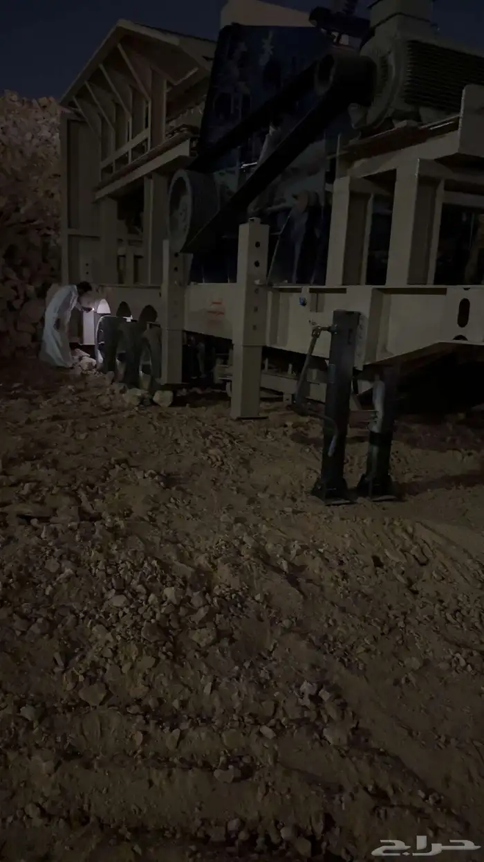 مؤسسة ميثاق العارض للمقاولات ( بوكلينات   كسارات   تريلات ) 7