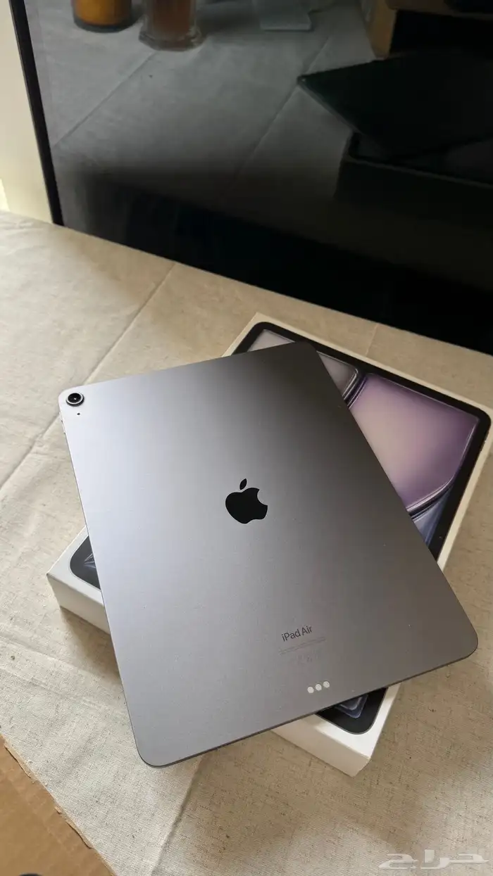 ايباد اير 13 انش معالج M2 2