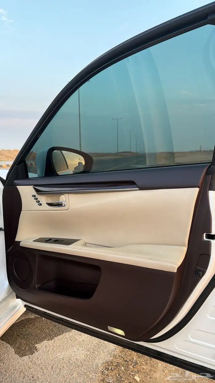 لكزس ES350 2018 فل كامل 33