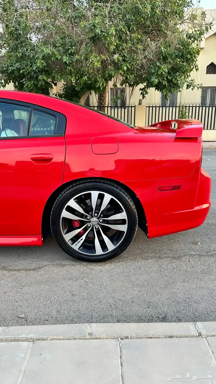 تشارجر srt8 2014 14