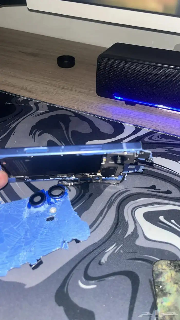 آيفون 16 مكسور 4