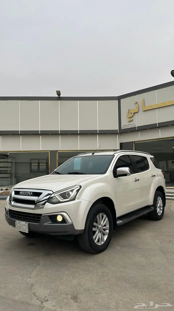 ايسوزو ام يو اكس 1