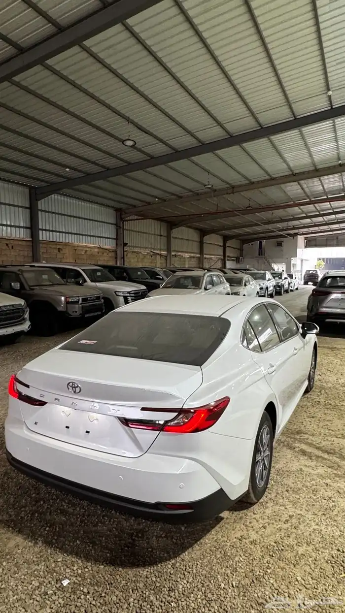 تايوتا كامري 2025 فئة E وارد الوكيل 113 500 5