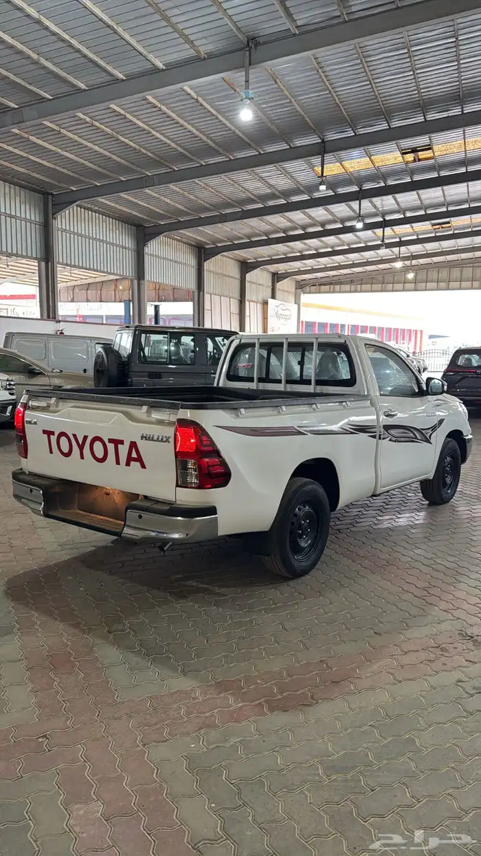 تويوتا هايلوكس فئة GLX غمارة بنزين 2025 2