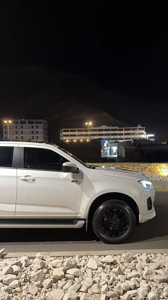 ديمكس 2025 شبه اصفار . 6