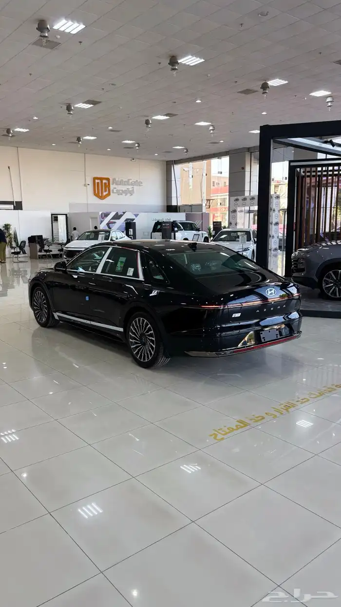 هيونداي ازيرا كالجرافي 2026 11