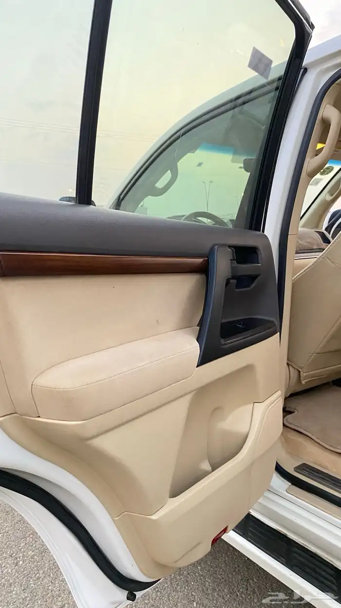 لاند كروزر 2016 مخزن مالك اول 12