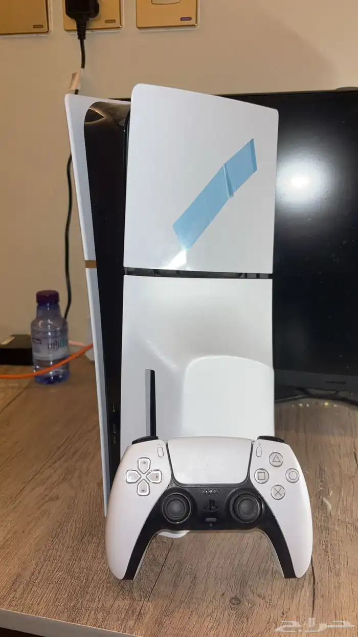 سوني 5 سليم مع كرتونه استخدام نظيف حادة 1400 2