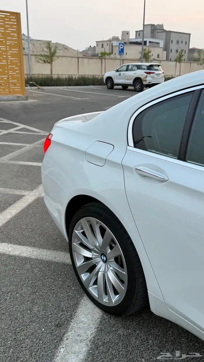 بي ام دبليو 740 فل كامل (( نظيف جد ا )) 14