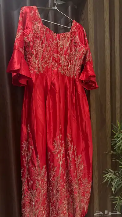 فستان مطرز index