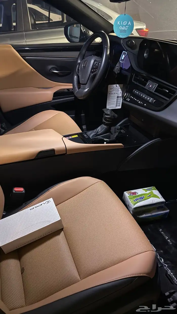 لكزس es250 2024 اسود 8