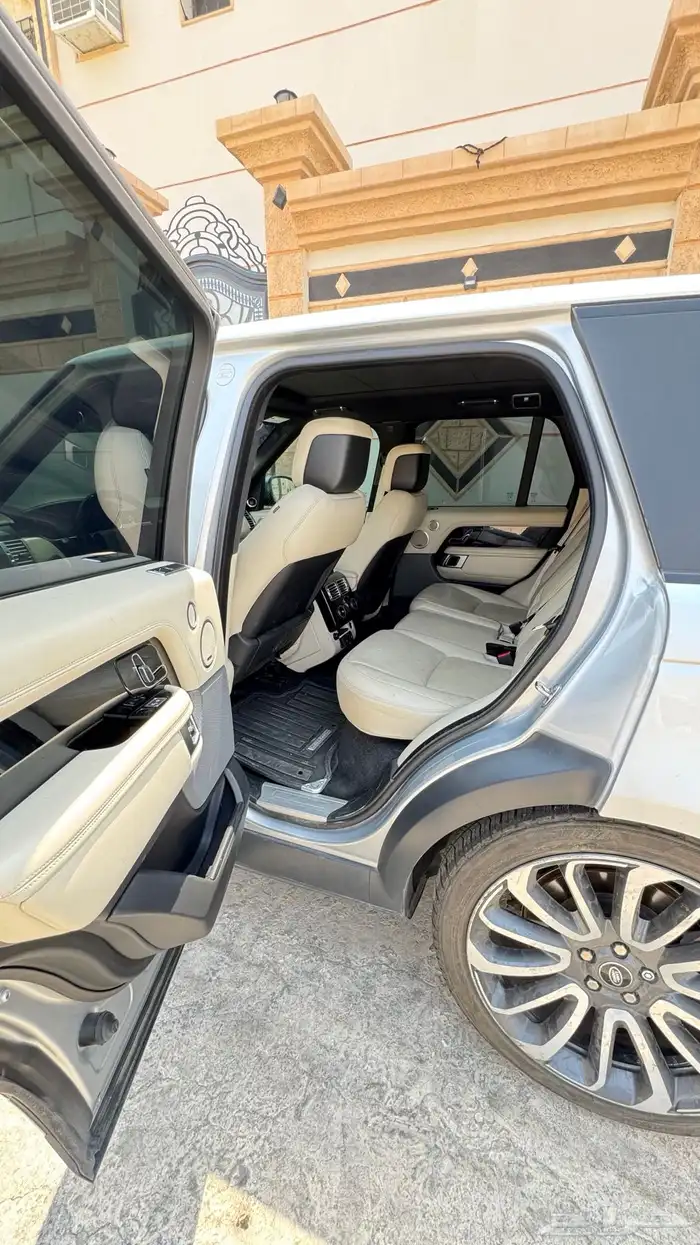 رنج روفر 2020 لوحة دبي 15