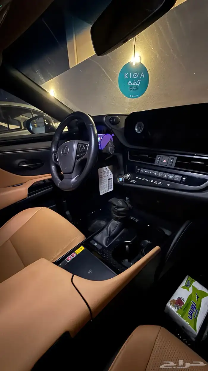 لكزس es250 2024 اسود 9